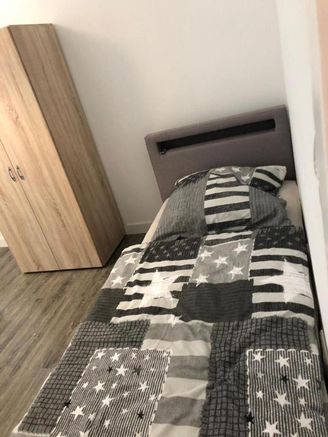 Godorfer Burg Monteuer Zimmer Wesseling Eksteriør billede